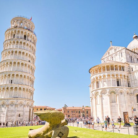 Explore the Charm of Western Tuscany: Tour of Pisa and Lucca