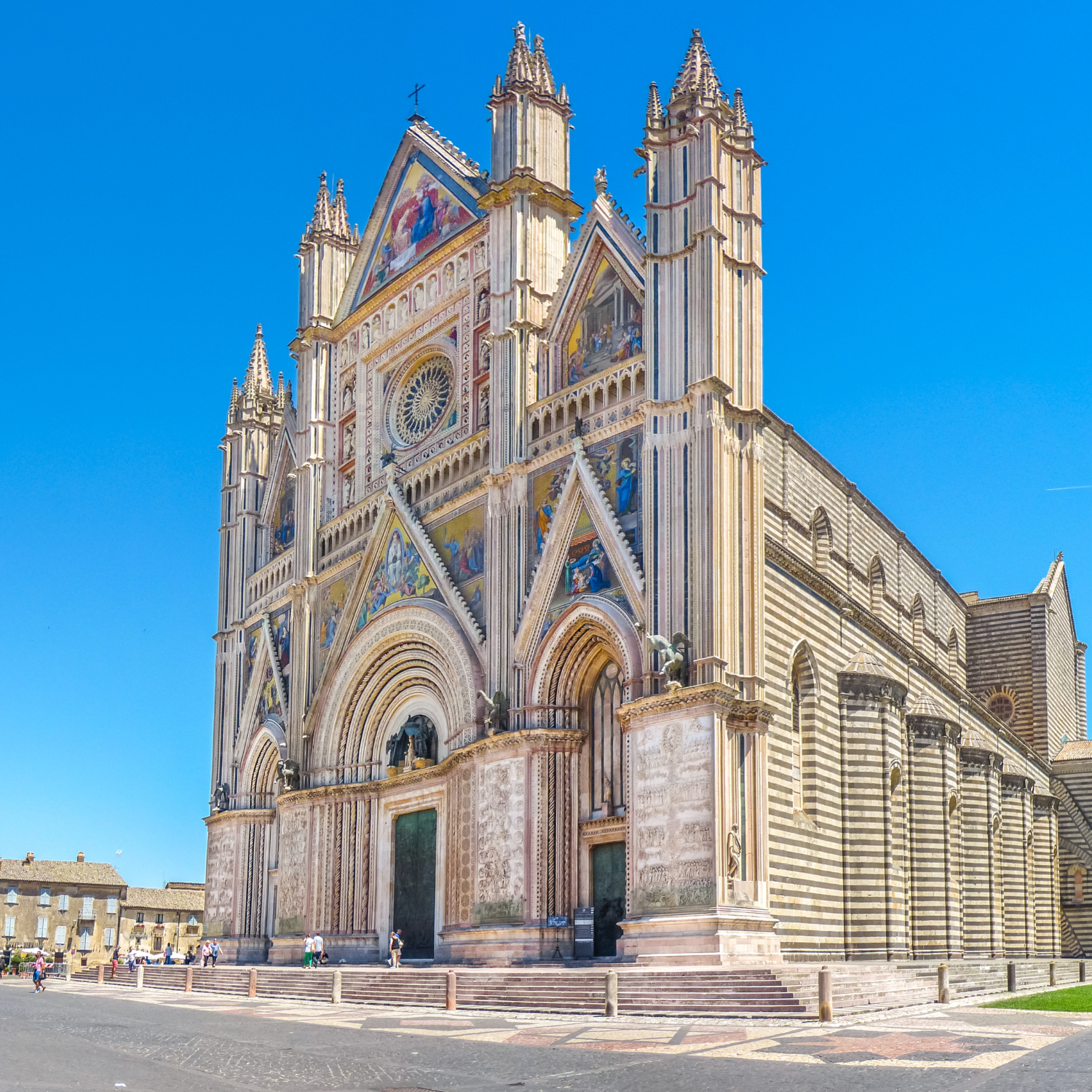 Scopri il cuore dell'Umbria: tour di Orvieto e Assisi